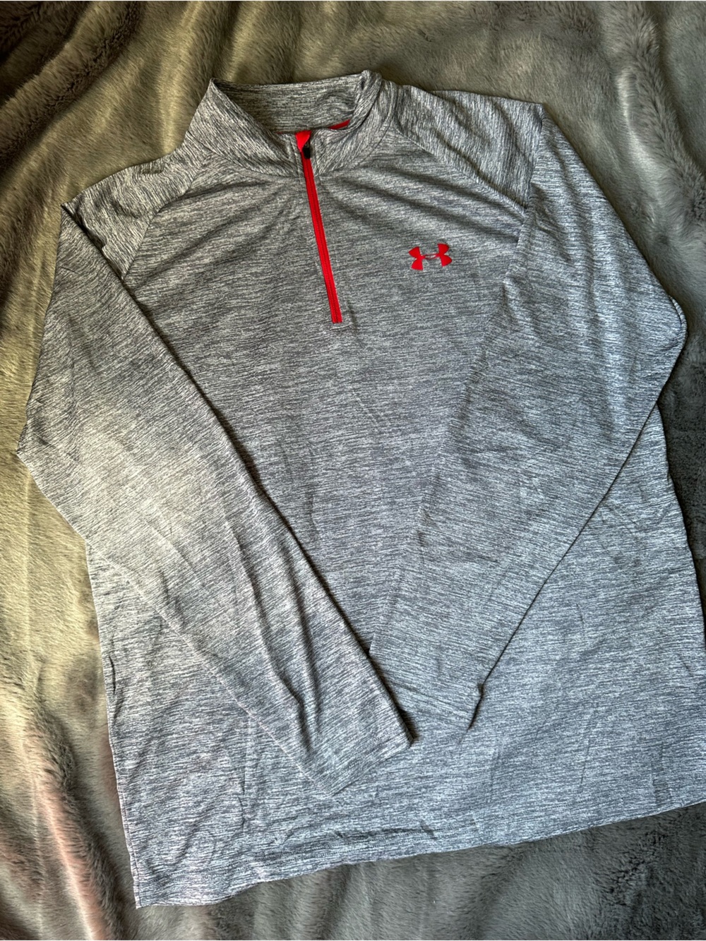 Under Armour Men's Heather Gray 1/4 Zip Pullover with Red Accents
